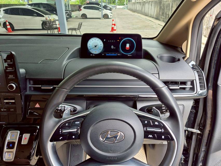Hyundai Staria 2.2Sel ปี2/ 6