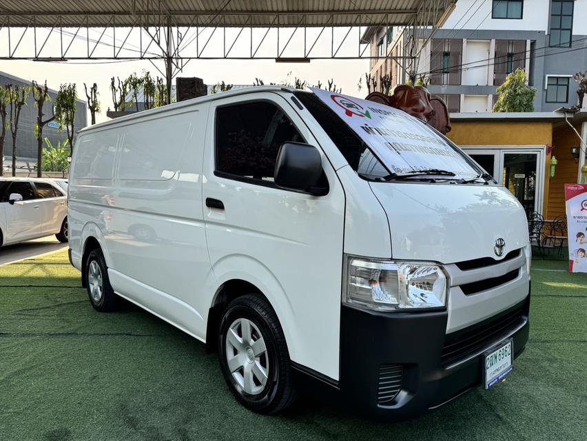  TOYOTA ตู้ รุ่น HIACE   ปี2019 แบบตู้บรรทุกไม่มีเบาะคะ เครื่อง2.5cc. เกียร์ธรรมดา  -รถไมล์แท้100%คะ  3