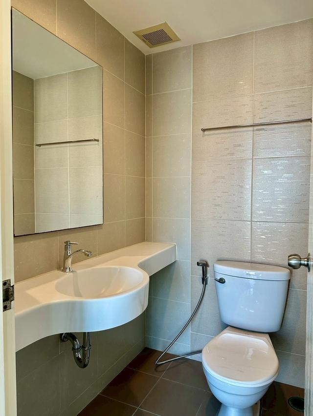 คอนโดมิเนียม ลุมพินีพาร์ค ติดรถไฟฟ้า 17