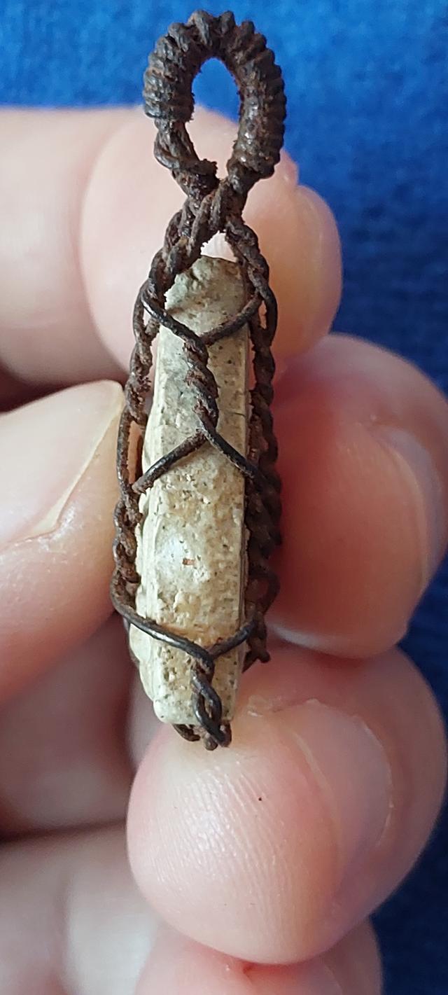 พระสมเด็จบางขุนพรหม พิมพ์สามเหลี่ยมหน้าหมอน กรุเจดีย์เล็ก รูปที่ 4