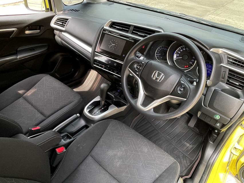 รหัสรถ DWC7711 HONDA JAZZ GK 1.5 SV ปี 2014 เกียร์AUTO สภาพนางฟ้า 10
