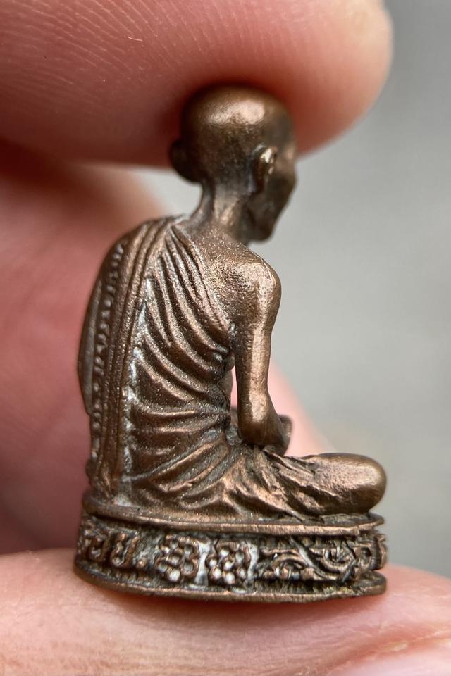  พระรูปหล่อเหมือนลอยองค์ หลวงพ่อเกษม เขมโก ปี 2532  7