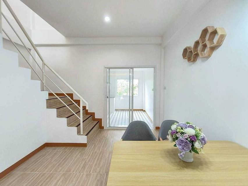 ทาวน์เฮาส์รีโนเวทใหม่ + เทอเรสวิวธรรมชาติ สวยครบในงบไม่ถึง 2 ล้าน! | ST-E 9
