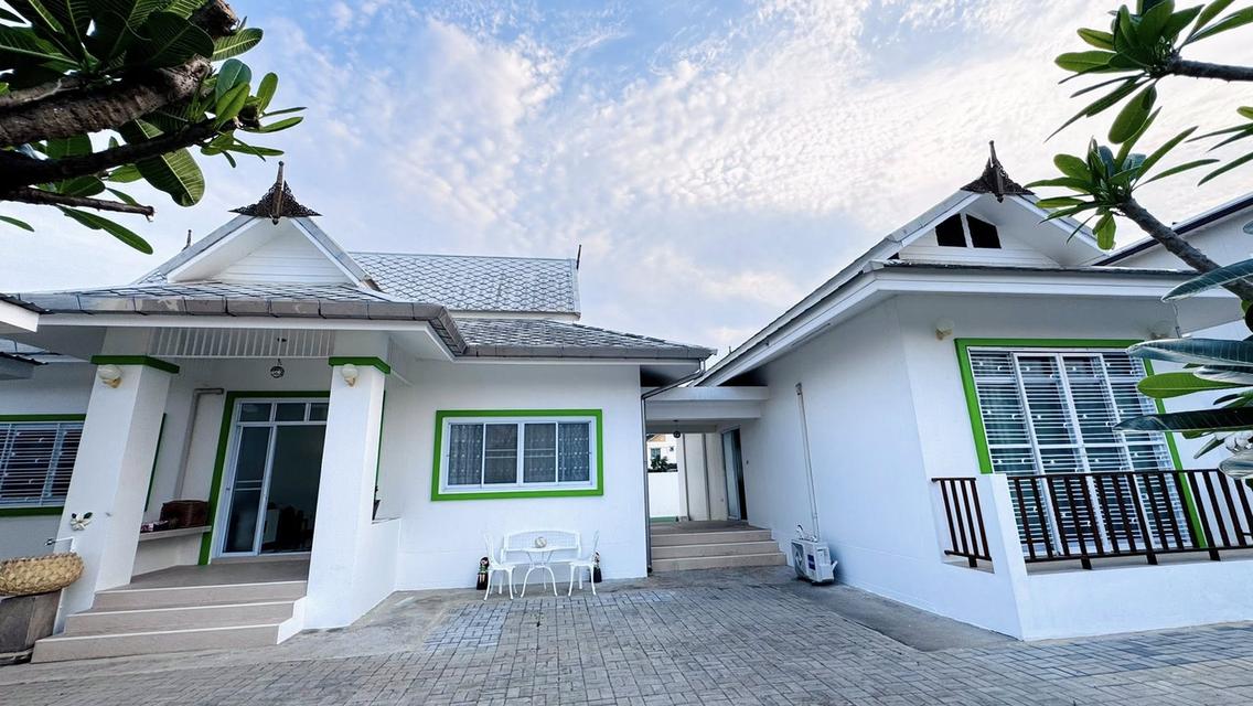บ้านเดี่ยวชั้นเดียว 2 หลังติดกัน ทำเลศักยภาพ ใกล้โรงเรียนนานาชาติ เพียง 6 นาที! 1