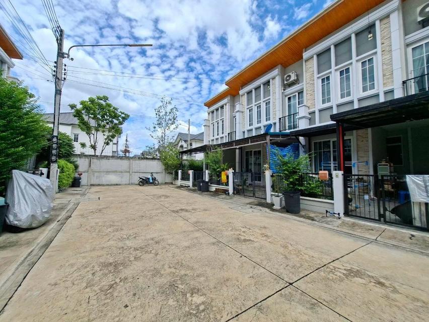 ขายบ้าน 2 ชั้น หมู่บ้านโกลเด้นทาวน์วิภาวดี-รังสิต คลองหนึ่ง 2