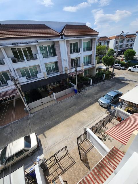 ให้เช่าทาวน์โฮม 3 ชั้น 4 ห้องนอน หมู่บ้านกลางเมือง S-Sense พระราม9-ลาดพร้าว ตกเเต่งใหม่ ใกล้ทางด่วน ใกล้ MRT สายสีเหลือง 8