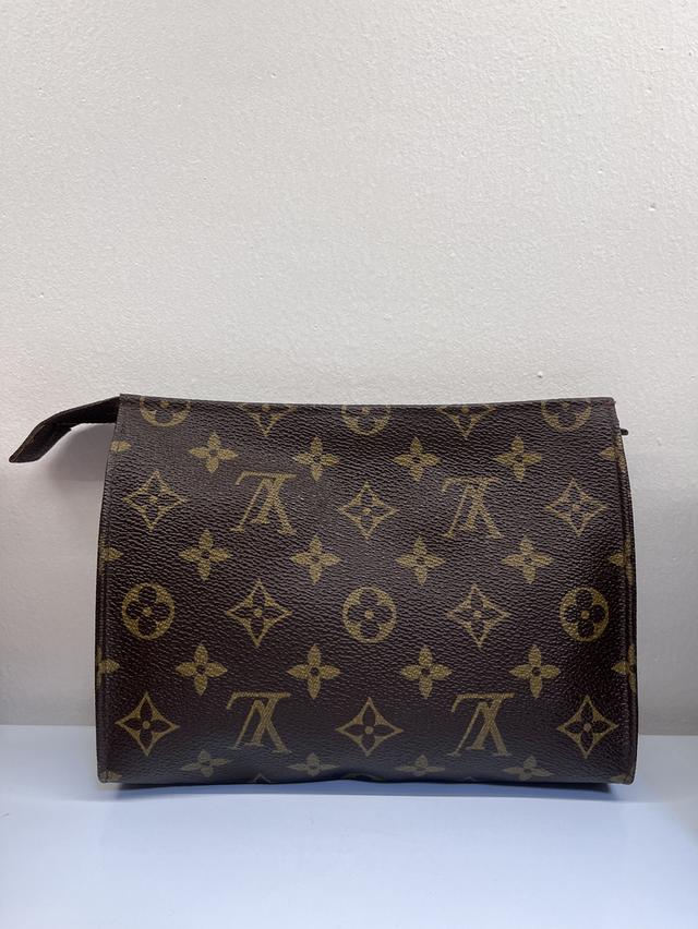 กระเป๋าแบรนด์เนม Luis Vuitton vintage clutchh แท้ เดิมๆ พร้อมใช้ลายชัดแคนวสาสสวยซับในเมีลอกนิดหน่อยไม่มีผลต่อการใช้งานใส่โทรศัพท์ได้ เครื่องสำอางค์ได้ รูปที่ 1