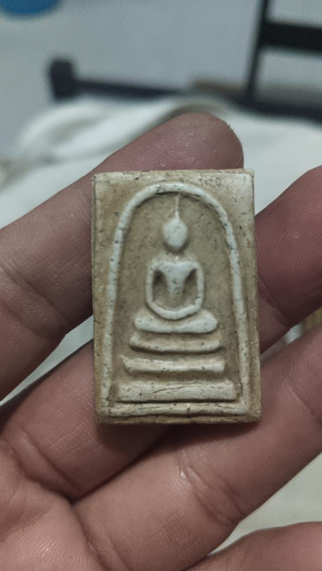 สมเด็จวัดระฆัง พิมพ์ใหญ่ ด้าน เนื้อปูนขาว