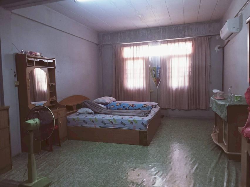 ขายตึก 4 ชั้น โครงการแลนด์ แอนด์ แฟคทอรี่เฮ้าส์ ซอยเพชรเกษม 95 5