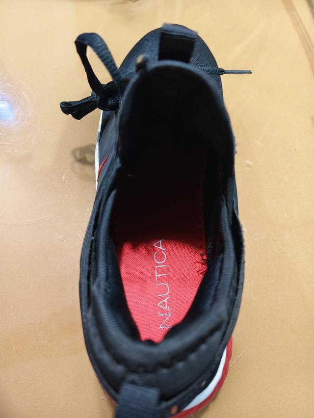 NAUTICARainey Sport Sneaker In Black/ Red 1Size. US 9.5/ UK 9/ EUR 42-43⭐⭐⭐⭐ Pre-owned/ Good Condition🔥Price : 550฿ รูปที่ 5