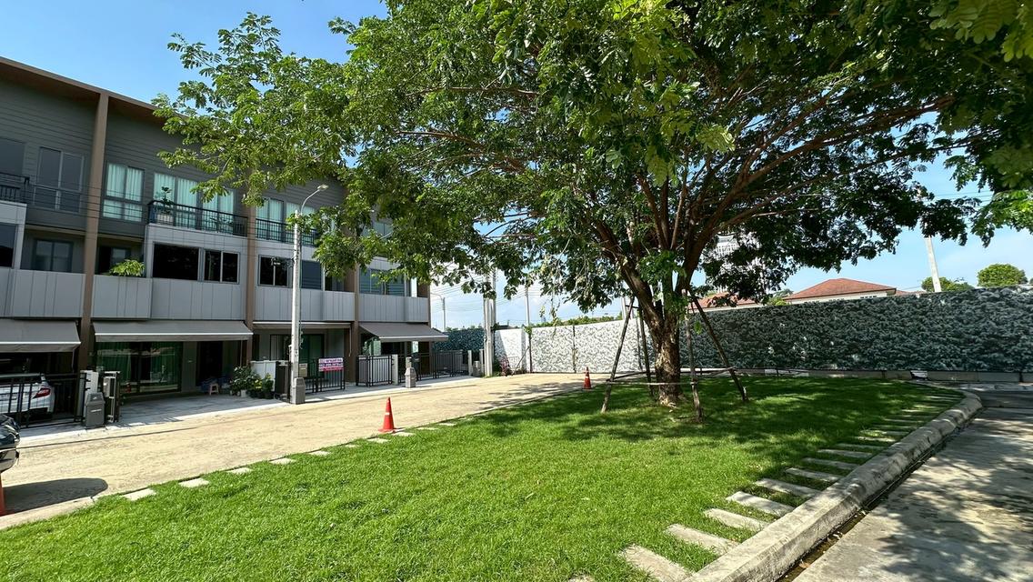 หมู่บ้านบ้านกลางเมือง ดิอิดิชั่น ประชาอุทิศ ซอยประชาอุทิศ 33 ถนนประชาอุทิศ แขวงบางมด เขตทุ่งครุ กรุงเทพมหานคร