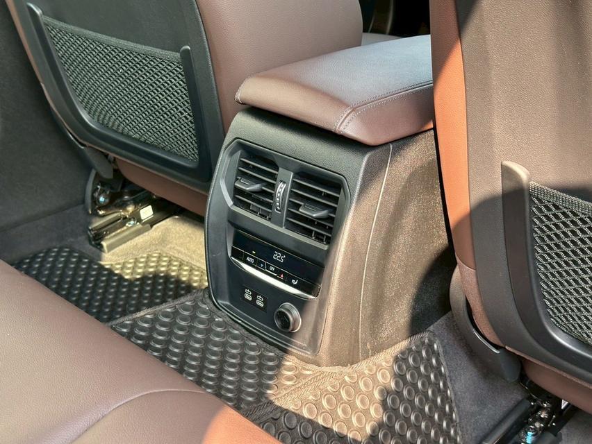 BMW 330e M Sport (G20) 2020 รูปที่ 11