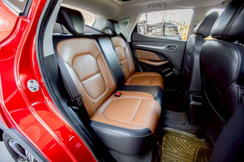 MG ZS 1.5 X ปี 2018 สีแดง มือเดียวป้ายแดง 11