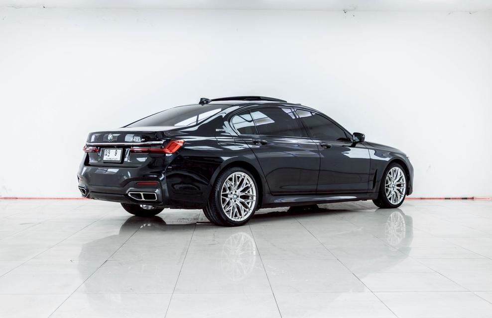 BMW 740LE xDRIVE PURE EXCELLENCE G12 AT 2017ซีดานหรู Plug-in Hybrid ไมล์ 177,xxx รูปที่ 4