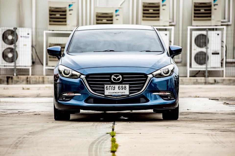 Mazda3 Skyactiv 2.0S MNC ปี 2018 สีเงิน มือเดียวป้ายแดง
