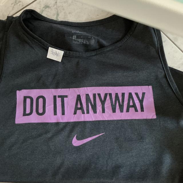 nikeเสื้อกีฬามือสองของแท้ รูปที่ 3