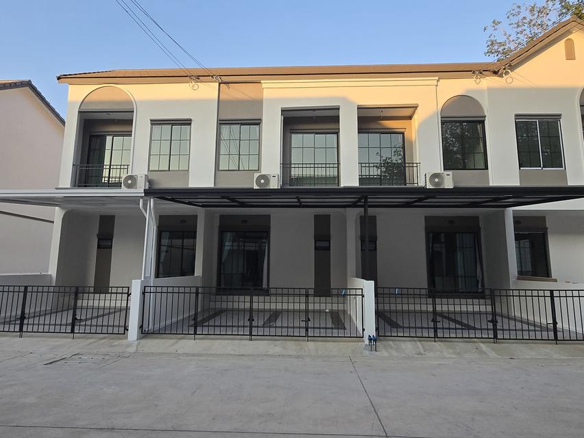 บ้านใหม่ให้เช่า ทาวน์โฮม 2 ชั้น 2 ห้องนอน 2 ห้องน้ำ 1