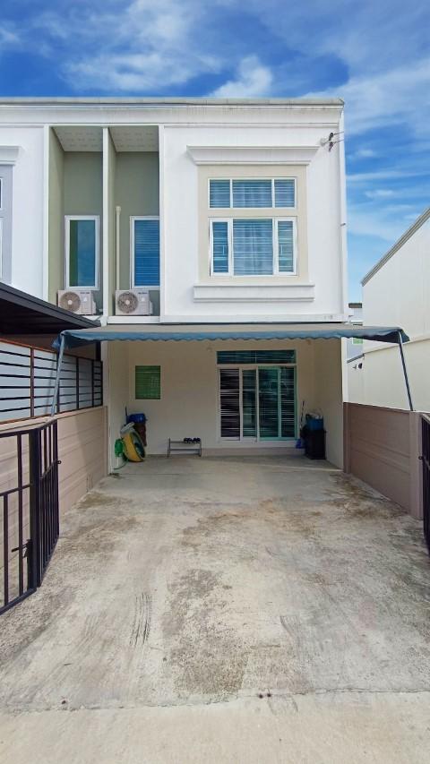 ลดราคาพิเศษ กัสโต้ เพชรเกษม-ทวีวัฒนา ทาวน์โฮม 2 ชั้น ใกล้สนามหลวง 2 ใกล้ถนนบรมราชชนนี ใกล้ถนนเพชรเกษม 4