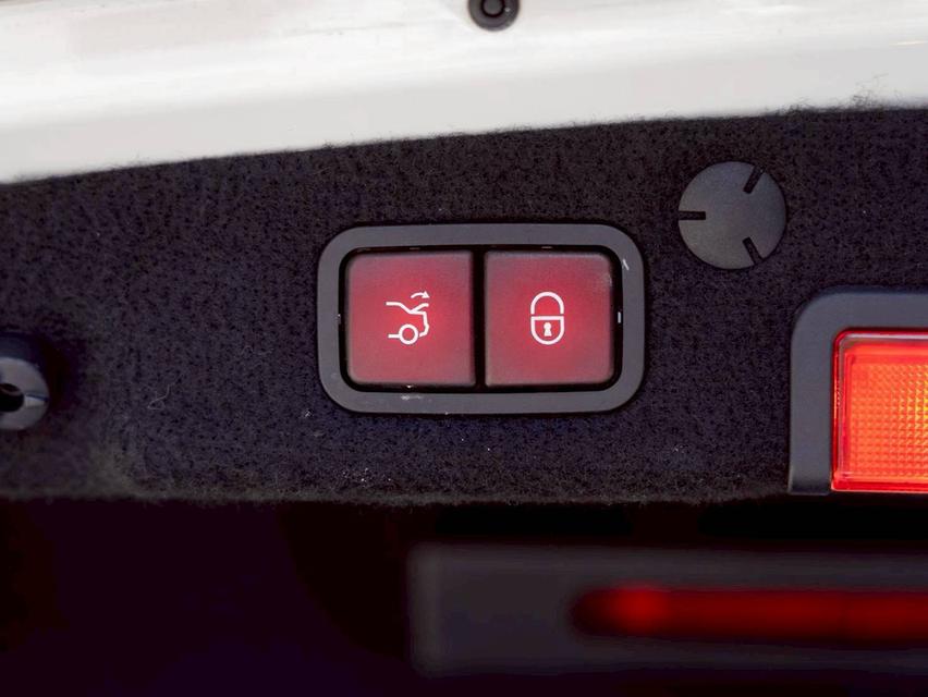 Benz C300e AMG ปีจด 2020 รูปที่ 4