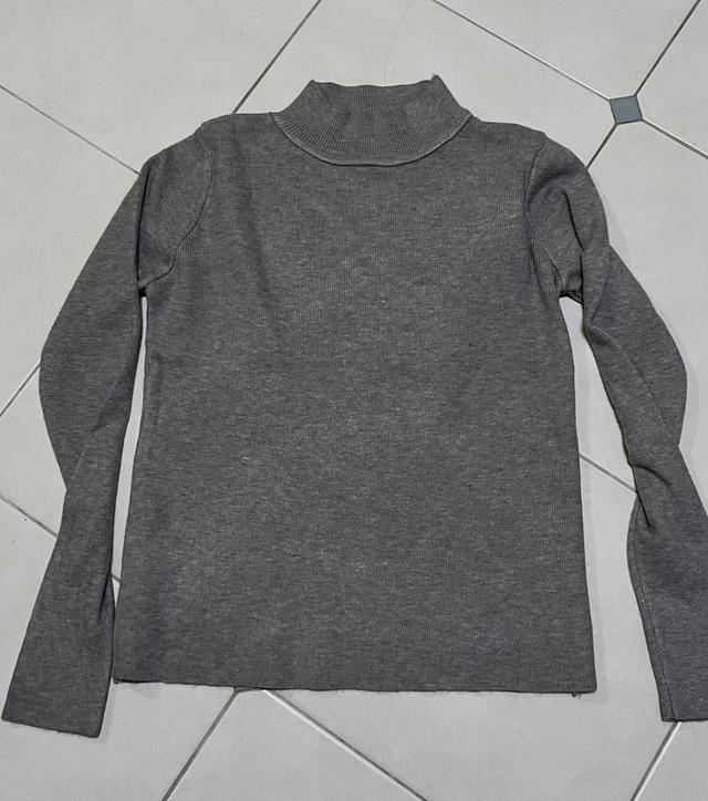 เสื้อไหมพรม นำเข้า สีครีมเข้า ผ้าเนื้อนุ่ม ใส่สบาย ส่งฟรี รูปย่อยที่ 2