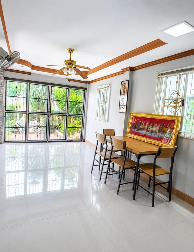 ขายบ้านเดี่ยว 75 ตรว. ม.ภัสสร4 ติดถนนรังสิตนครนายก 4ห้องนอน+ห้องทำงานอีก1ห้อง หน้าบ้านทิศเหนือ  เจ้าของขายเอง คุยกันได้ 5
