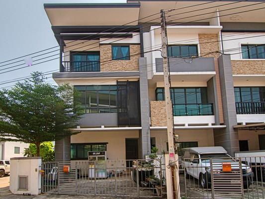 ขาย ทาวน์โฮม 3 ชั้น หลังมุม 2คูหาLiving Residence รังสิต ราชพฤกษ์ 412 ตรม. 49 ตร.วา 6นอน ใกล้ทางด่วน ด่านบางพูน BTS รังส 1