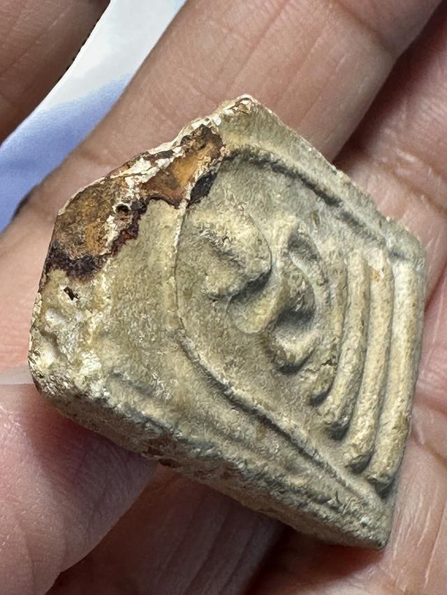 พระสมเด็จพิมพ์อกครุฑ เศียรบาตร บิ่นเดิม รูปที่ 5