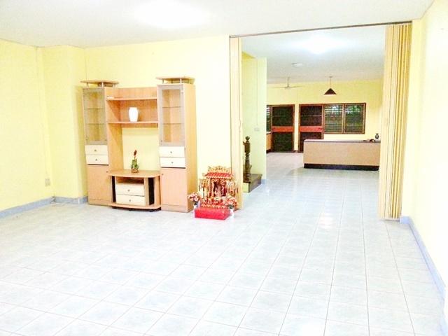 BTSปุณณวิถี 1.1กม.ให้เช่าทาวน์โฮม 4 ชั้น+ดาดฟ้า ปุณณวิถี25-31 6นอน ใหญ่มาก กว้าง 6 ม.มีหลังคา 27 ตร.วา. 430 ตร.ม. สุขุมว 3