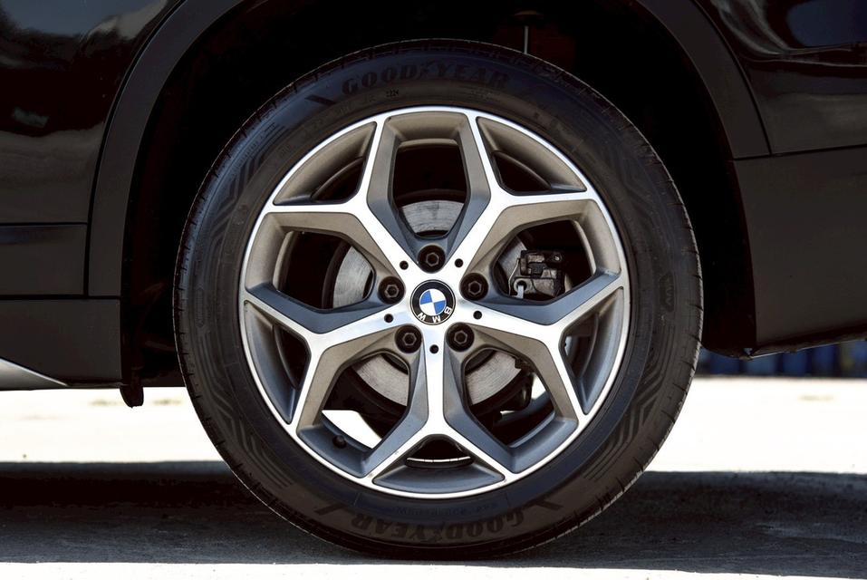 BMW X1 sDrive18i xLine F48 AT 2018 19