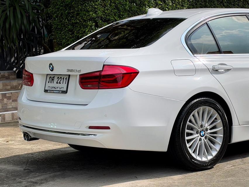 2018 BMW 320D F30 LCI รถมือเดียวป้ายแดง รถออกศูนย์ BMW THAILAND รถวิ่งน้อย เข้าศูนย์ทุกระยะ รถไม่เคยมีอุบัติเหตุครับ รูปที่ 9