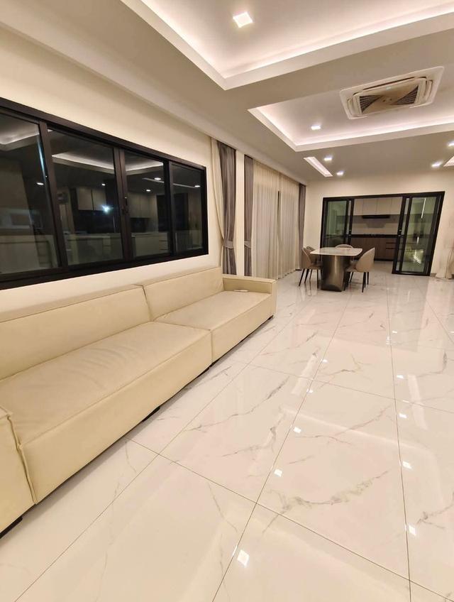 Chokchai village 9 for rent 5 bedroom  17