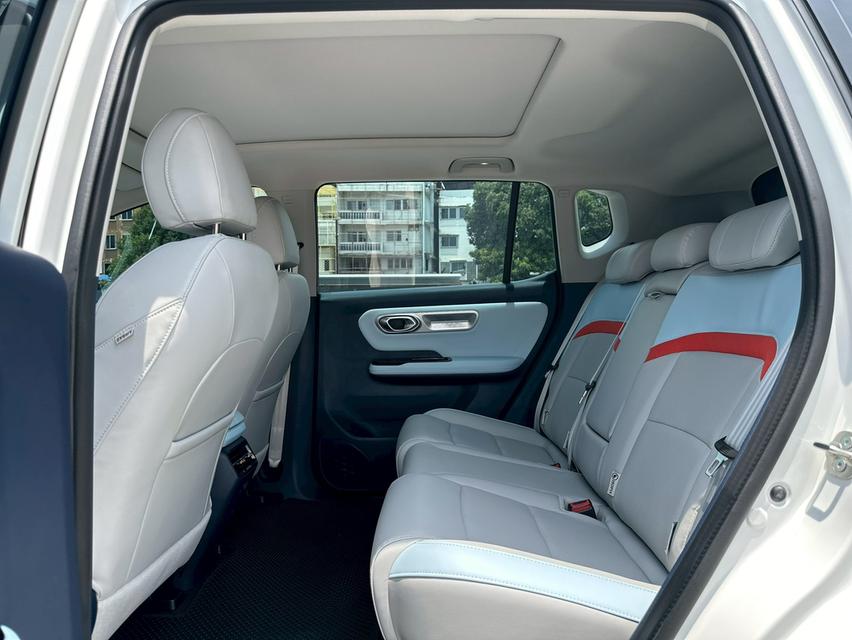 รหัสรถ PAT4371 AION 490 Y PLUS PREMIUM A/T  สีขาว ปี2025 13