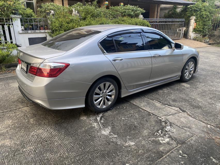 รถบ้านแท้ 100% มือเดียวออกห้าง รถเดิมๆ Honda accord 2.0 navigator รับประกันไม่มีชนหนัก จมน้ำ ผู้หญิงใช้ ไมล์น้อย เข้าศูนย์ตามระยะ