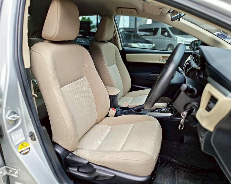 Toyota Altis 1.8 E ปี2015 14