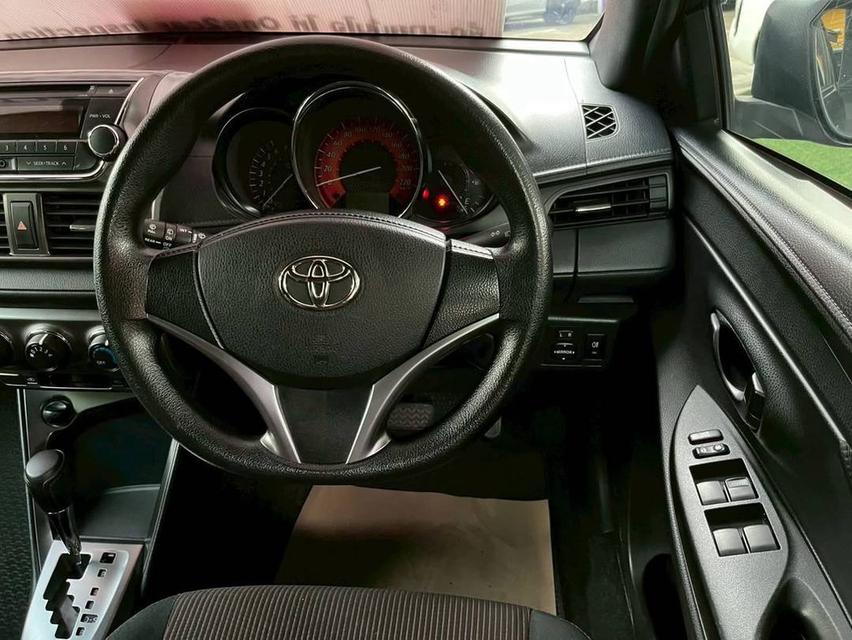 รถToyota YARIS ตัว E เครื่อง1.2cc.ปี2014 ไมล์แท้ 176,xxx กม. เครื่องเบนซิน เกียร์AUTO ฟรีดาวน์