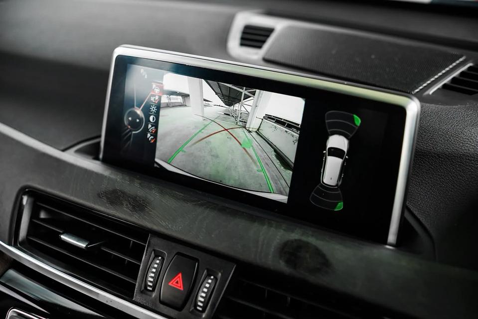 BMW X1 sDrive18i xLine ปี 2016 รูปที่ 11