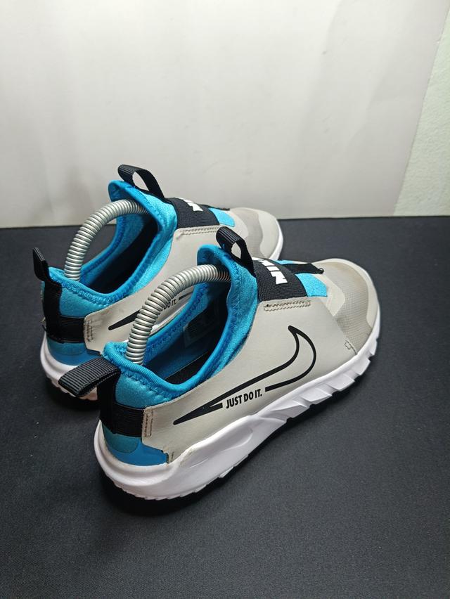 รองเท้าผ้าใบ N!ke Flex Runner 2 สีเทาฟ้า ไซส์ 36.5 (23.5 cm) รูปย่อยที่ 3