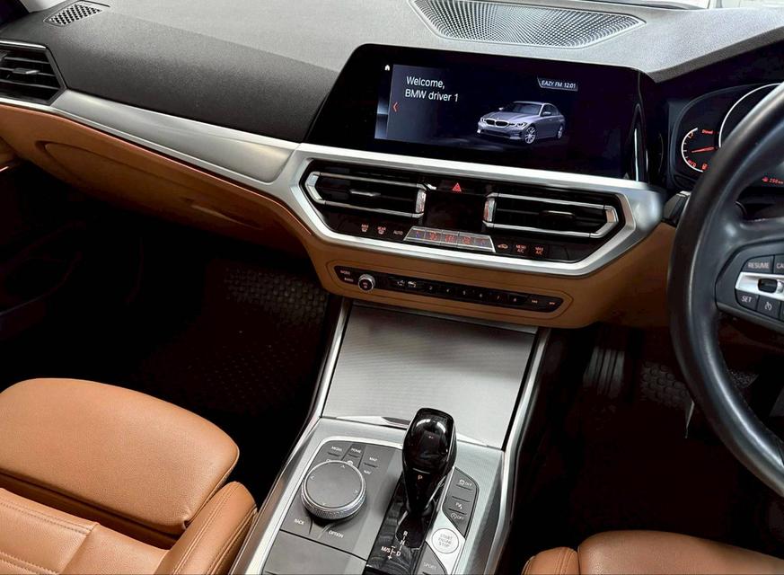 BMW 320d Limousine RHD ปี 2018 จด 2020 10