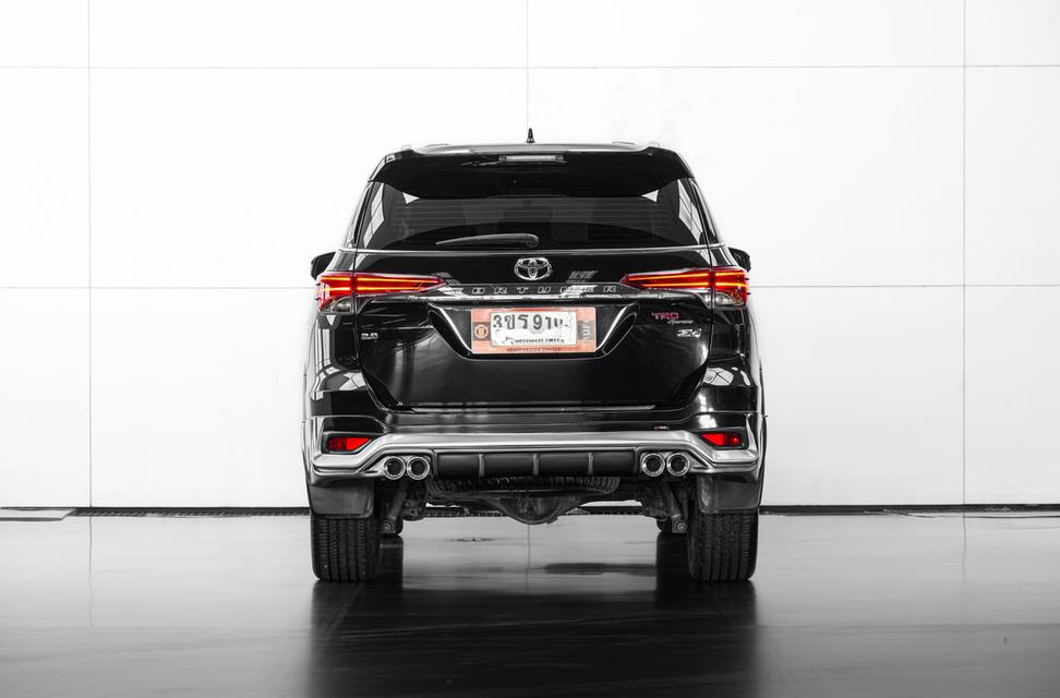 2019 TOYOTA FORTUNER 2.4 V 2WD SUV สีดำ เลขไมล์ 120847 กม. 6