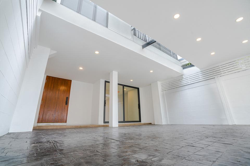 ด่วนลดราคาลงแล้ว ทาวน์เฮาส์ 2 ชั้น เอกมัย 12 (ปรีดี 31) 3