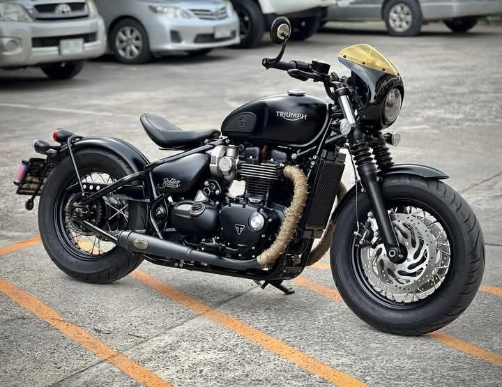 Triumph Bonneville Bobber ปี 2016 1