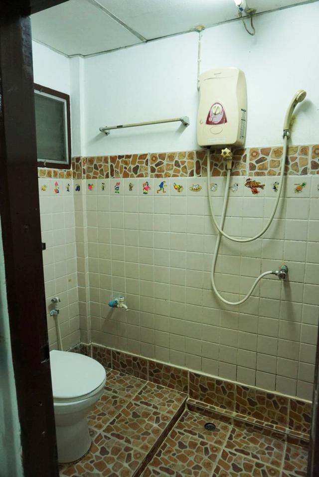 ให้เช่าบ้านติดรถไฟฟ้าสายสีม่วงราคาถูก มีแอร์ เฟอร์นิเจอร์ครบ 4