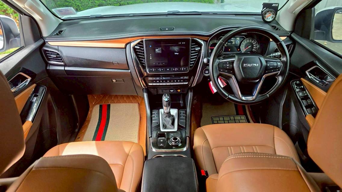 ขาย Isuzu MU-X 3.0 Ultimate 4wd ปี20 12