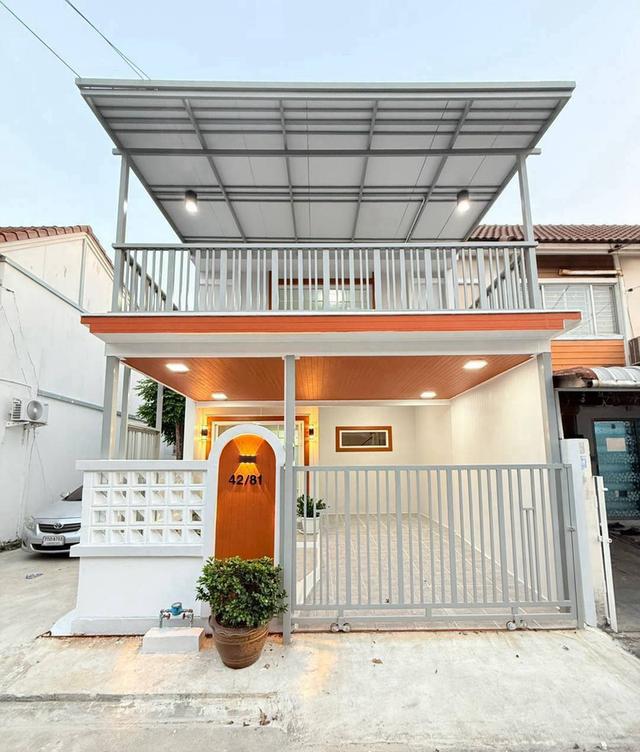 พฤกษา45 ถนนวัดลาดปลาดุกทาวน์เฮ้าส์ 2 ชั้น แปลงมุมกลับรถ ตกแต่งใหม่พร้อมอยู่ ต้นสายรถเมล์ไปตลาดบางใหญ่ อ. บางใหญ่ จ.นนทบุรี 1