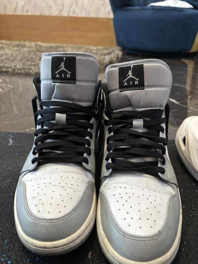 Jordan 1 mid smoke grey รูปที่ 4