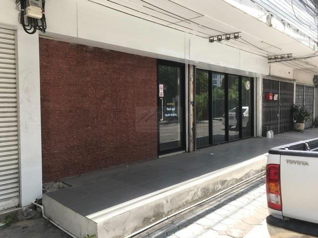 ให้เช่าอาคารพาณิชย์ 3 ชั้น 180 ตร.ม. ถนนสุขุมวิท 71 ซอยปรีดีพนมยงค์ 26 ใกล้ BTS พระโขนง 4