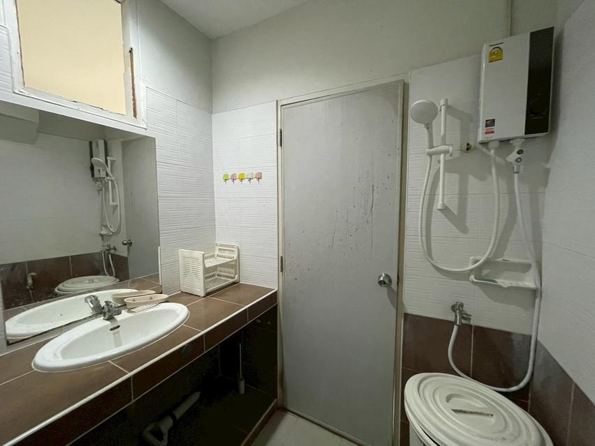 หมู่บ้านสุขสำราญ ลีฟวิ่ง (ประชาอุทิศ 90) ถนน รพช.ประชาอุทิศ ต.คลองบ้านสวน อ.พระสมุทรเจดีย์ จ.สมุทรปราการ 11