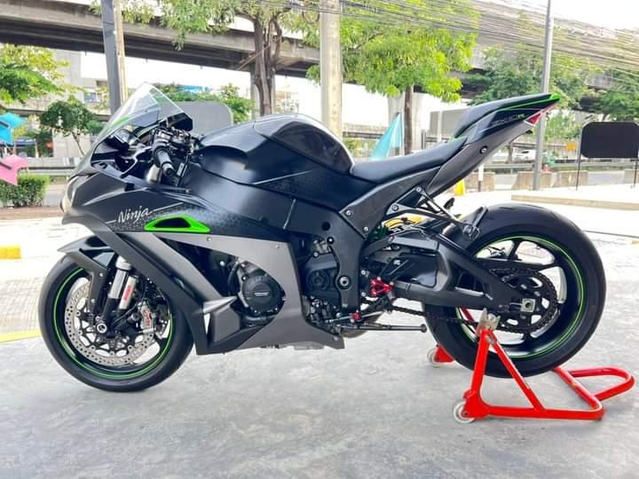 Kawasaki Ninja ZX10R 1000cc 1