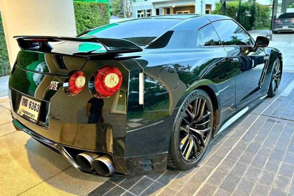 Nissan GT-R สีดำ 2