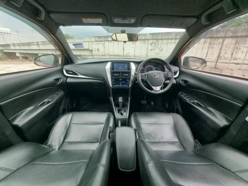 TOYOTA YARIS 1.2 MID Hatchback สีแดง ปี 2020 10